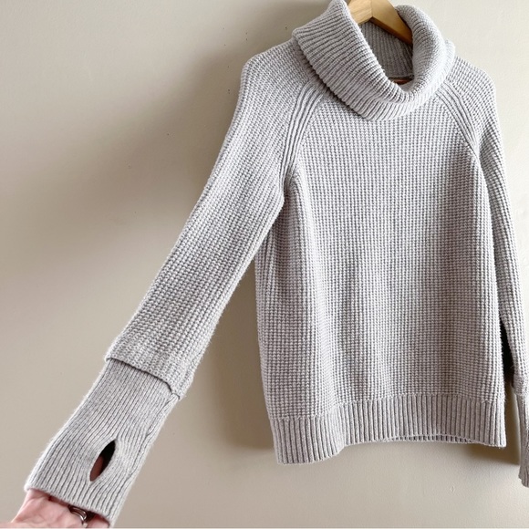 Market & Spruce Cotton Turtleneck Knit Sweater with thumbholes in Light Grey, S - Picture 8 of 12